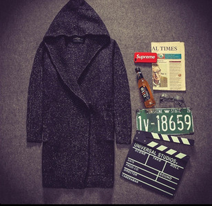 Καθημερινό μακρύ γιλέκο Unisex με κουκούλα και τσέπες σε μαύρο και γκρι χρώμα