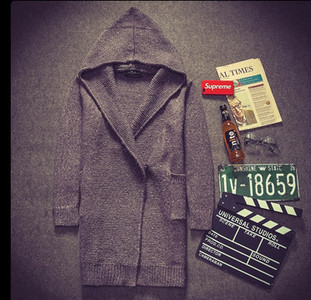 Καθημερινό μακρύ γιλέκο Unisex με κουκούλα και τσέπες σε μαύρο και γκρι χρώμα