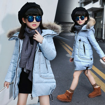 Χειμερινό σακάκι χειμώνα για κορίτσια με κουκούλα και κάτω, ελαφρώς κομμένα σε τρία χρώματα