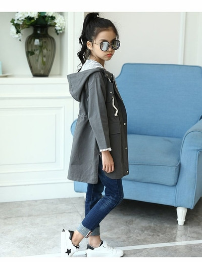 Μοντέρνο μωρό μακρύ μπουφάν για κορίτσια με δαντέλα στα μανίκια και κουκούλα σε δύο χρώματα