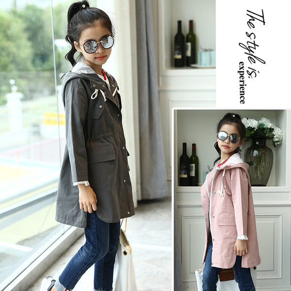 Μοντέρνο μωρό μακρύ μπουφάν για κορίτσια με δαντέλα στα μανίκια και κουκούλα σε δύο χρώματα