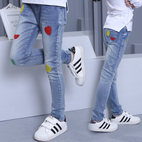 Μοντέρνα τζιν παιδιά για τα κορίτσια, διάφορα μοντέλα