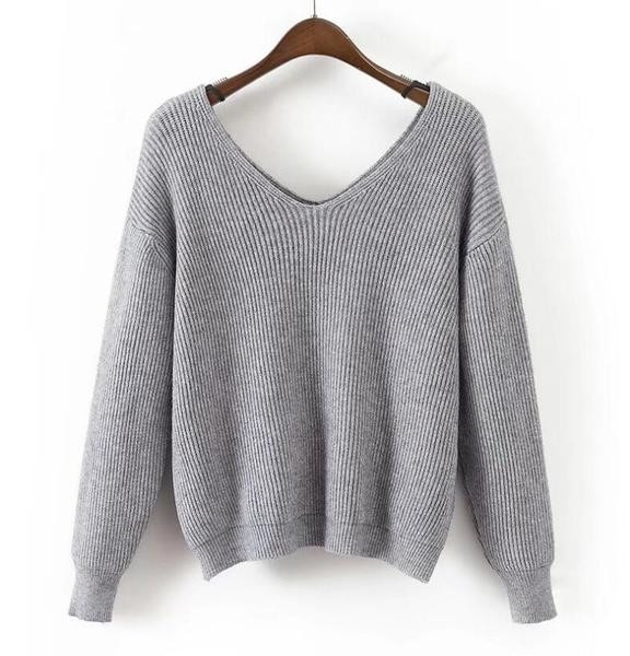 Ежедневен дамски пуловер с V-образно деколте и бродирани мотиви