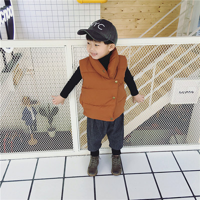 Κομψή παιδική ηλεκτρική μπότα σε ένα ευρύ, υψηλού τύπου κολάρο σε διάφορα χρώματα