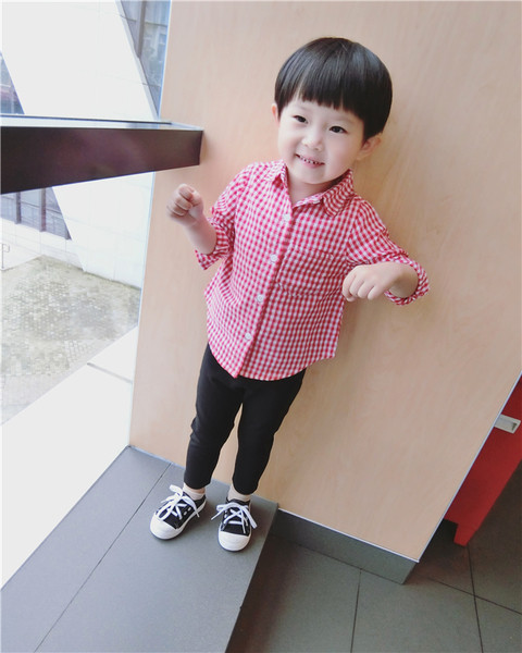 Μοντέρνο παιδικό πουκάμισο για αγόρια σε δύο χρώματα