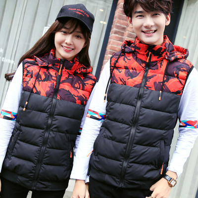 Ένα casual, casual μπουφάν unisex με καμουφλάζ σε τρία χρώματα