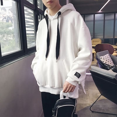 Спортно-ежедневен мъжки суичър с качулка и дебели връзки и джоб в пет цвята