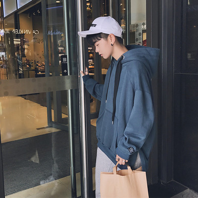 Спортно-ежедневен мъжки суичър с качулка и дебели връзки и джоб в пет цвята