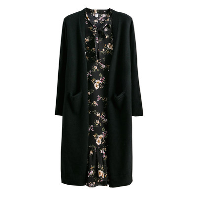 Семпла дълга дамска жилетка с джобове в два цвята