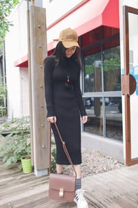 Актуална дамска есенно-зимна дълга рокля тип рипс в три цвята