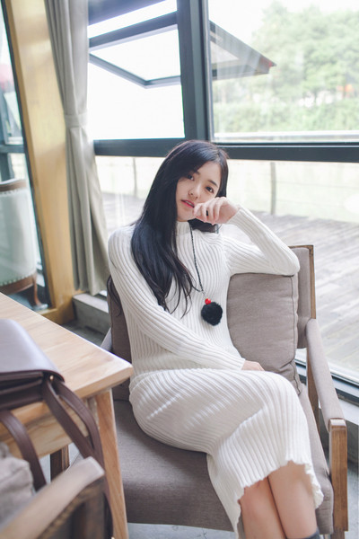 Актуална дамска есенно-зимна дълга рокля тип рипс в три цвята