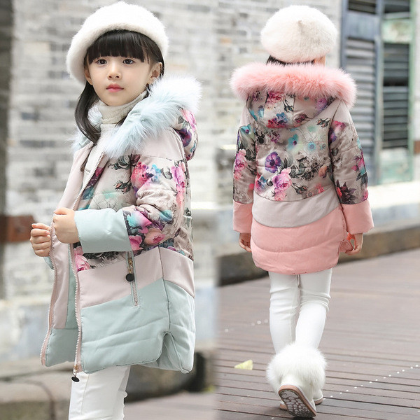 Детско зимно яке с качулка и пух за момичета с флорални мотиви в два цвята 