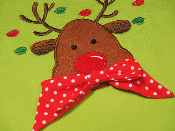 Детски комплект за момичета от две части-рокля+ раиран клин с забавна апликация коледен елен в зелен цвят