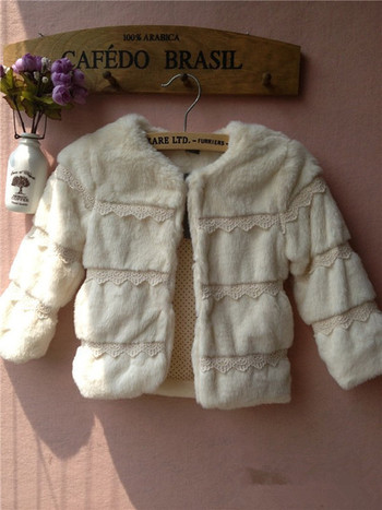 Κομψό μαλακό και ζεστό χειμωνιάτικο σακάκι για λευκά κορίτσια