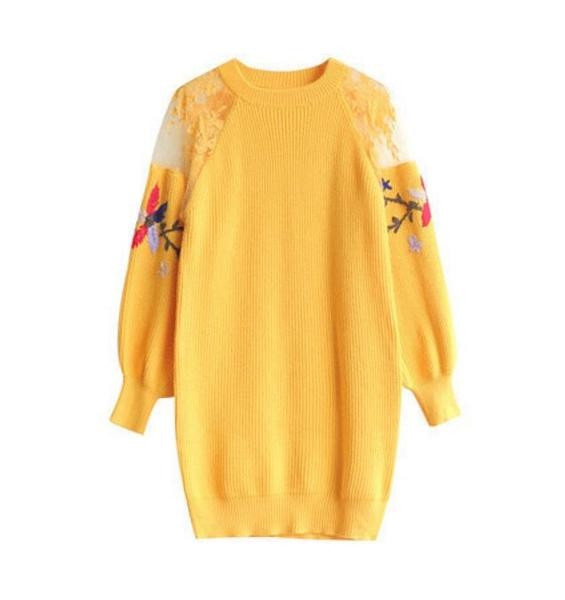 Дамски дълъг пуловер с О-образна яка , шарена бродерия и дълги ръкави