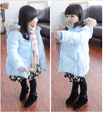 Дебело зимно детско яке с качулка и обемен пух за момичета в широк модел в  светло син и розов цвят