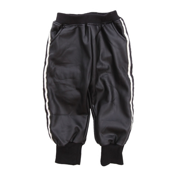 Актуален детски панталон за момичета в черен цвят и широк модел