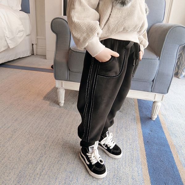 Спортен детски панталон за момичета в черен цвят