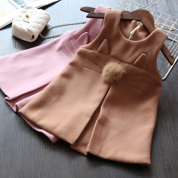 Модерна детска рокля за момичета с ушички и пухче в два цвята 