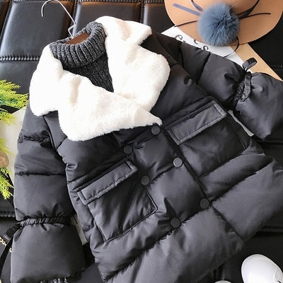 Χειμερινό σακάκι για τα κορίτσια σε μεγάλο πλάτος σε μαύρο χρώμα