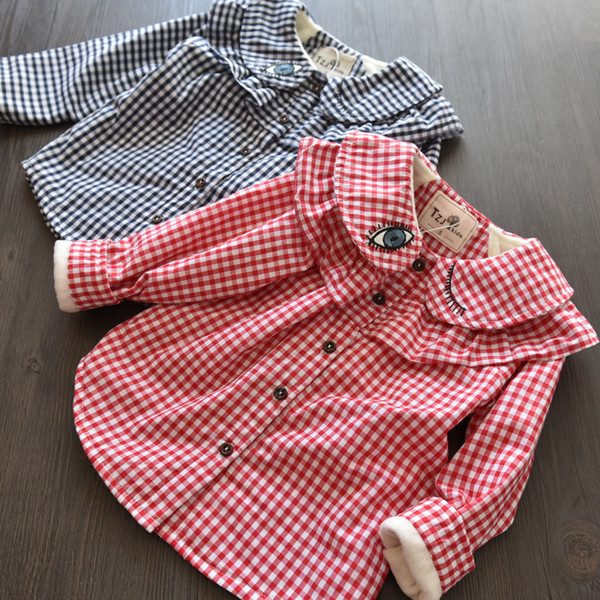Спротно-елегантна карирана детска риза за момичета с мини апликация в червен и син цвят