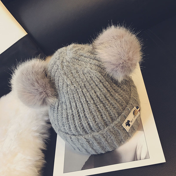 Стилна детска шапка за момичета и момчета с пухчета