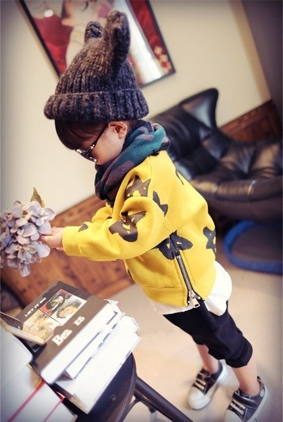 Ежедневен мек и топъл унисекс суичър с О-образна яка и декоративни странични ципове в жълт цвят