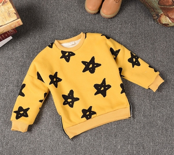 Ежедневен мек и топъл унисекс суичър с О-образна яка и декоративни странични ципове в жълт цвят