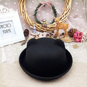 Стилна детска шапка с козирка и в много цветове