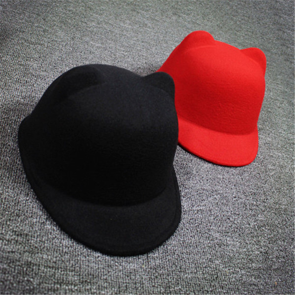 Стилна детска шапка с козирка и в много цветове