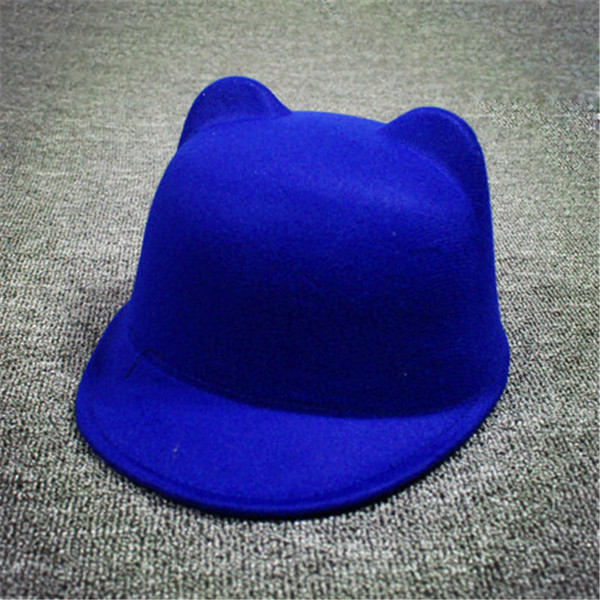 Стилна детска шапка с козирка и в много цветове