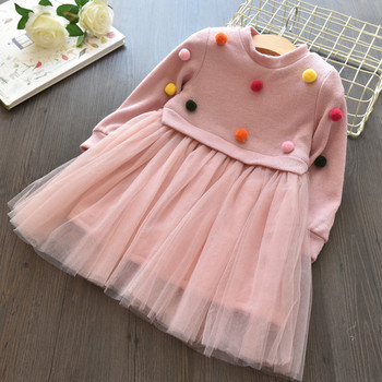 Κομψό παιδικό φόρεμα για κορίτσια με βαμβάκι και χνουδωτά μπάλες σε ροζ και κόκκινο χρώμα