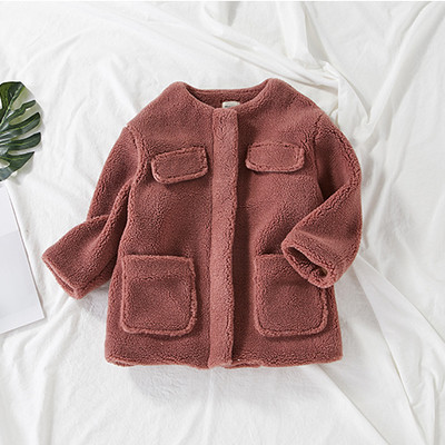 Παιδικό χειμωνιάτικο σακάκι για κορίτσια με κολάρο και τσέπες σε σχήμα O σε ευρύ μοτίβο