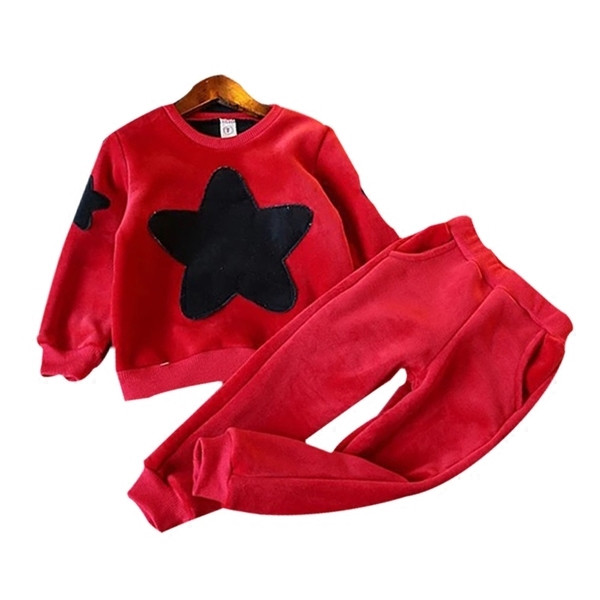 Детски спортен зимен комплект  за момичета от две части с аликация звезда в черен и червен цвят