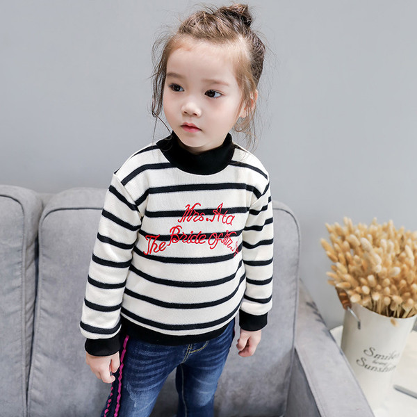 Детски зимен раиран пуловер за момичета с висока яка и надпис 