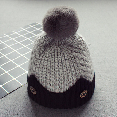 Шапки за момичета и момчета в различни цветове и пухче