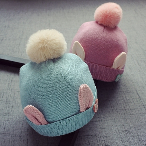 Шапки за момичета и момчета в различни цветове и пухче