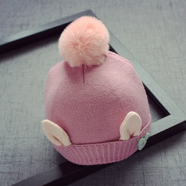 Шапки за момичета и момчета в различни цветове и пухче