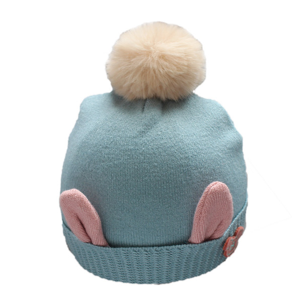 Шапки за момичета и момчета в различни цветове и пухче