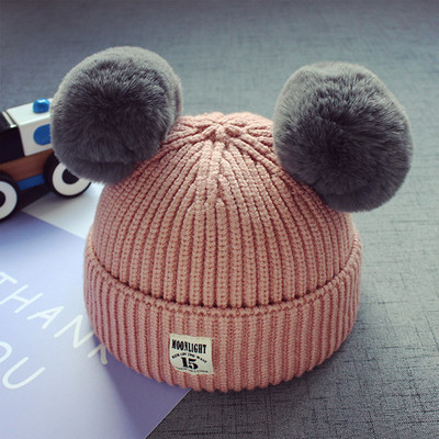 Ежедневна зимна детска шапка в няколко цвята и пухчета