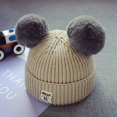 Ежедневна зимна детска шапка в няколко цвята и пухчета