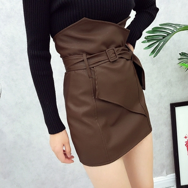 Стилна кожена пола с висока талия и дкеоративен колан в черен и кафяв цвят