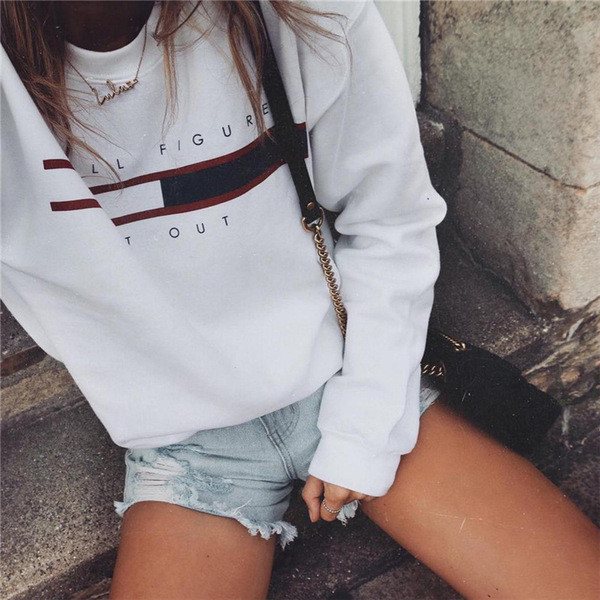 Ежедневна дамска блуза с щампа и надпис в бял цвят