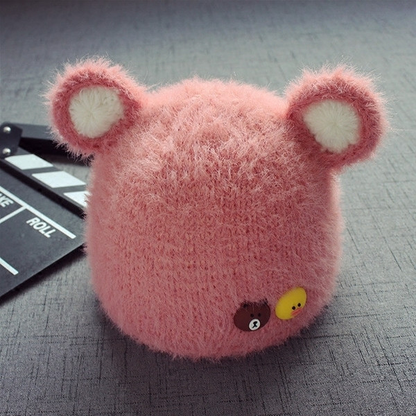 Пухена детска шапка - унисекс с ушички