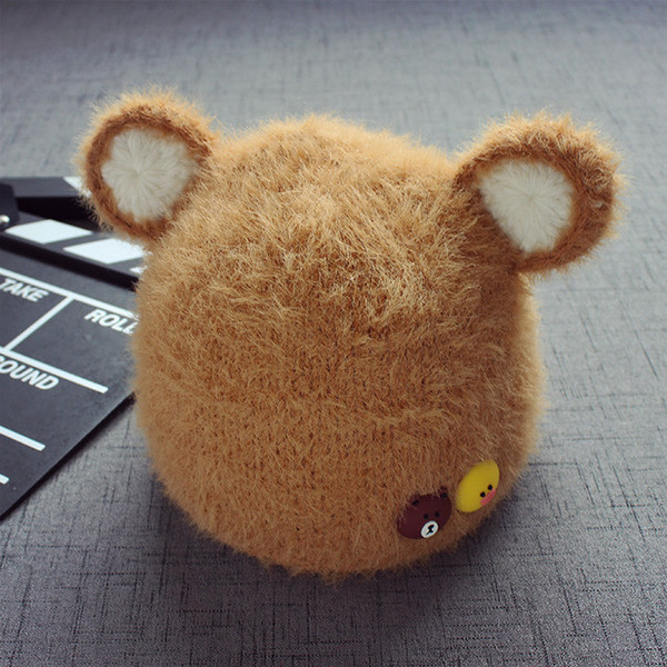 Пухена детска шапка - унисекс с ушички