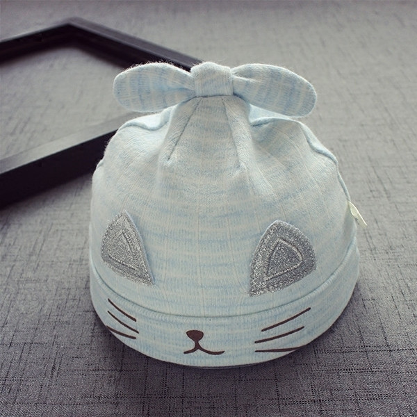 Бебешка шапка в няколко разцветки с панделка