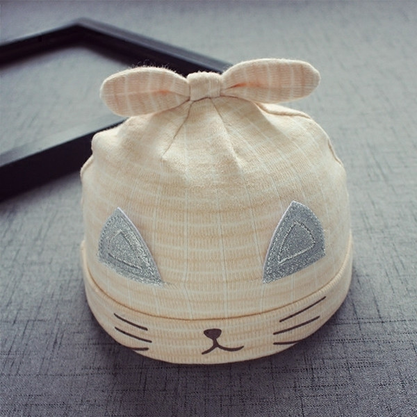 Бебешка шапка в няколко разцветки с панделка