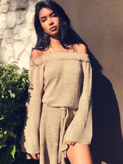 Спортно-елегантна дамска рокля от фино плетиво с коланче в четири цвята