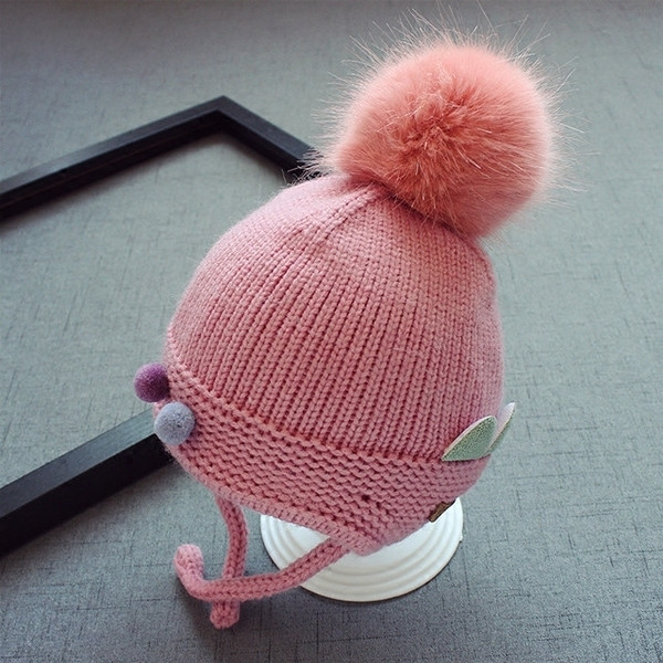 Плетена шапка за момичета и момчета