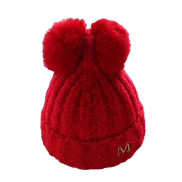 Вълнена шапка в няколко цвята и пухчета